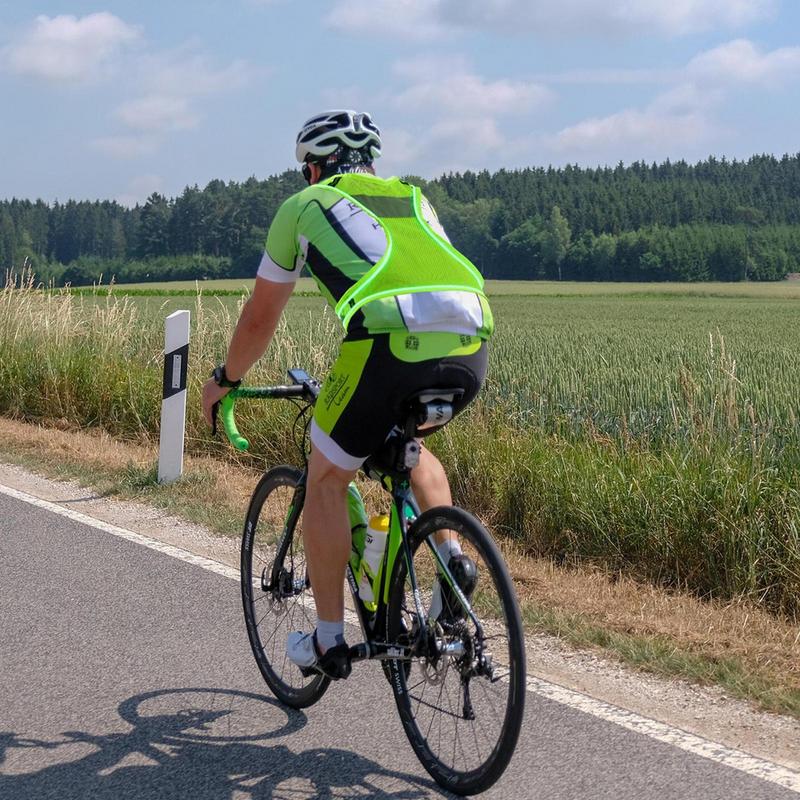 Kamizelka do biegania z oświet – Running Visibility Gear recenzja i cena